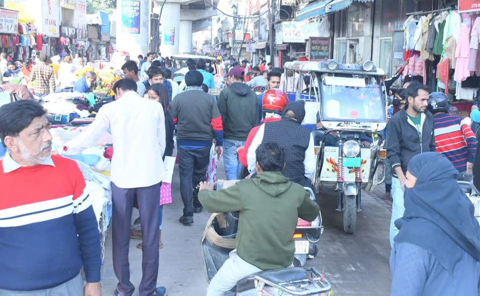 बरेली: मुश्किलों से घिरी एंबुलेंस की राह...मरीजों की जान आफत में