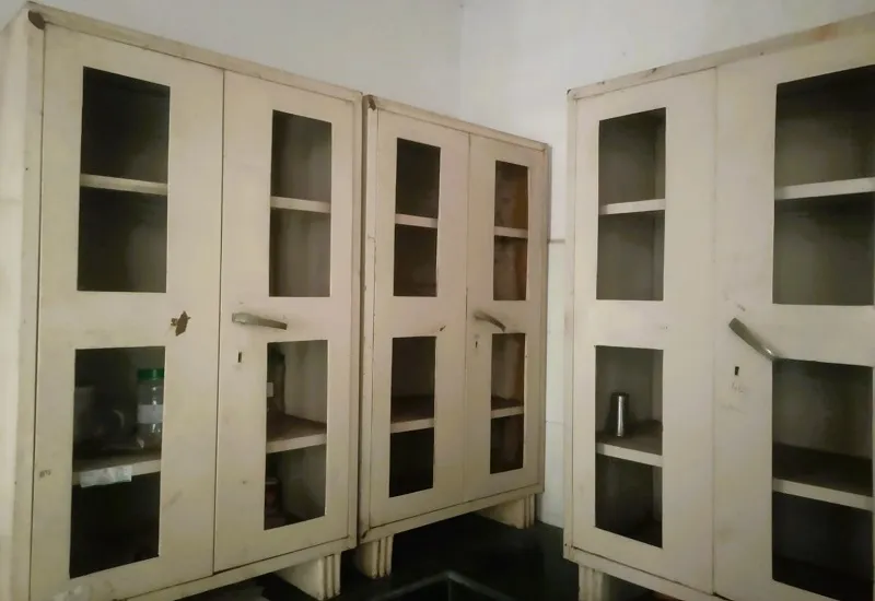 मुरादाबाद : अस्पताल के आयुष विभाग में दवाओं का टोटा, मरीज परेशान