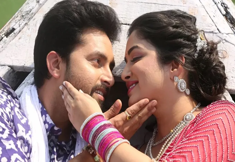भोजपुरी फिल्म 'बीवी हो तो ऐसी' में नजर आएगी आम्रपाली दुबे-विक्रांत सिंह राजपूत की जोड़ी 
