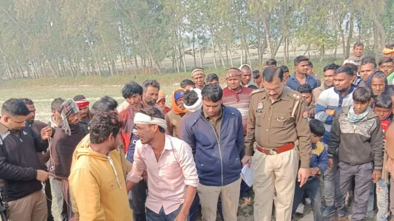 Unnao Crime: नहर की बंबी में पड़ा मिला मिस्त्री का शव, परिजनों को हत्या की आशंका, जांच में जुटी पुलिस