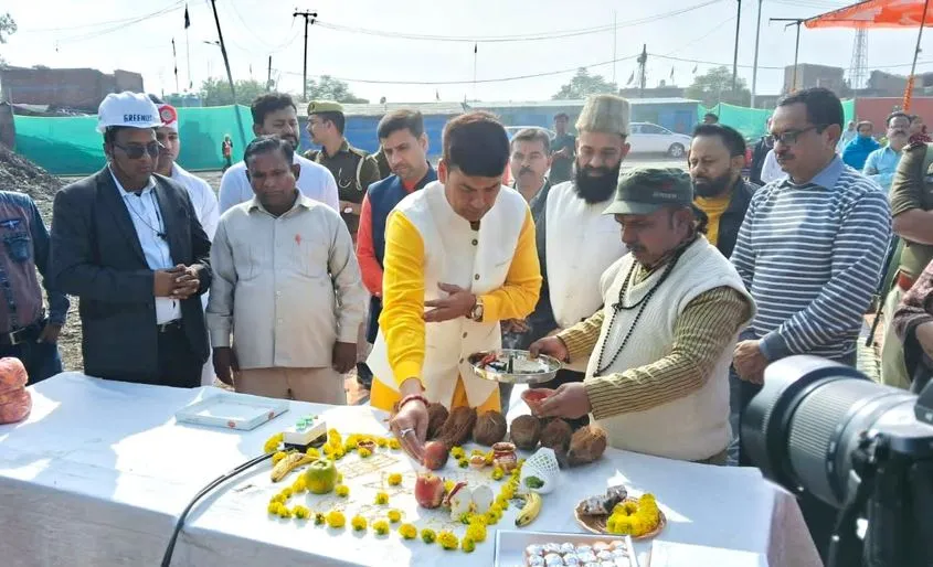 बरेली: महापौर ने नए प्लांट का किया शुभारंभ, बाकरगंज में हर दिन 1700 टन कूड़े का होगा निस्तारण 