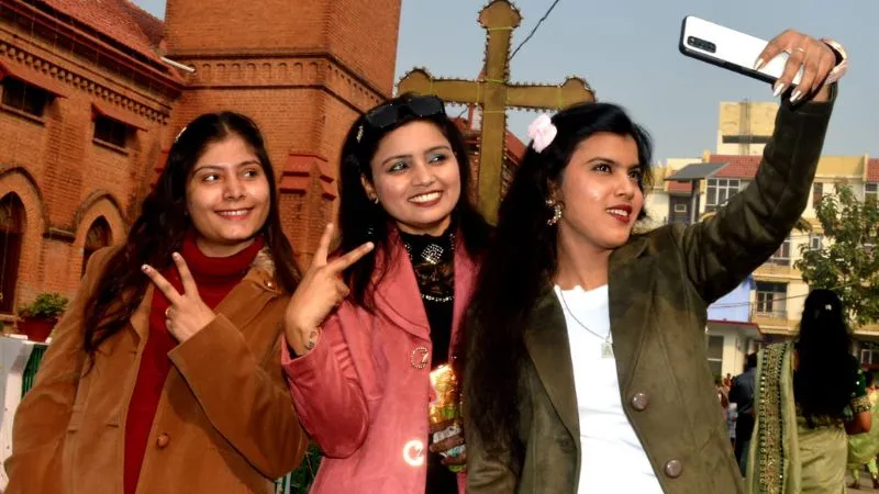 क्रिसमस 2023 हिंदी