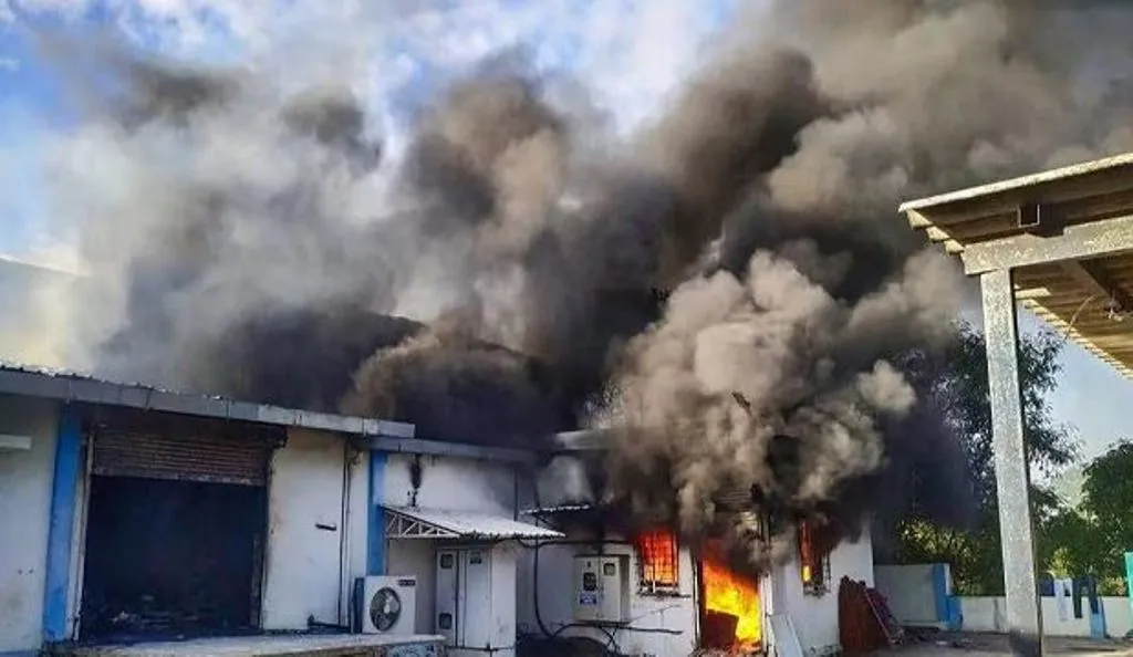 पुणे में मोमबत्ती बनाने वाली फैक्ट्री में आग लगने की घटना में मृतकों की संख्या बढ़कर हुई 14  