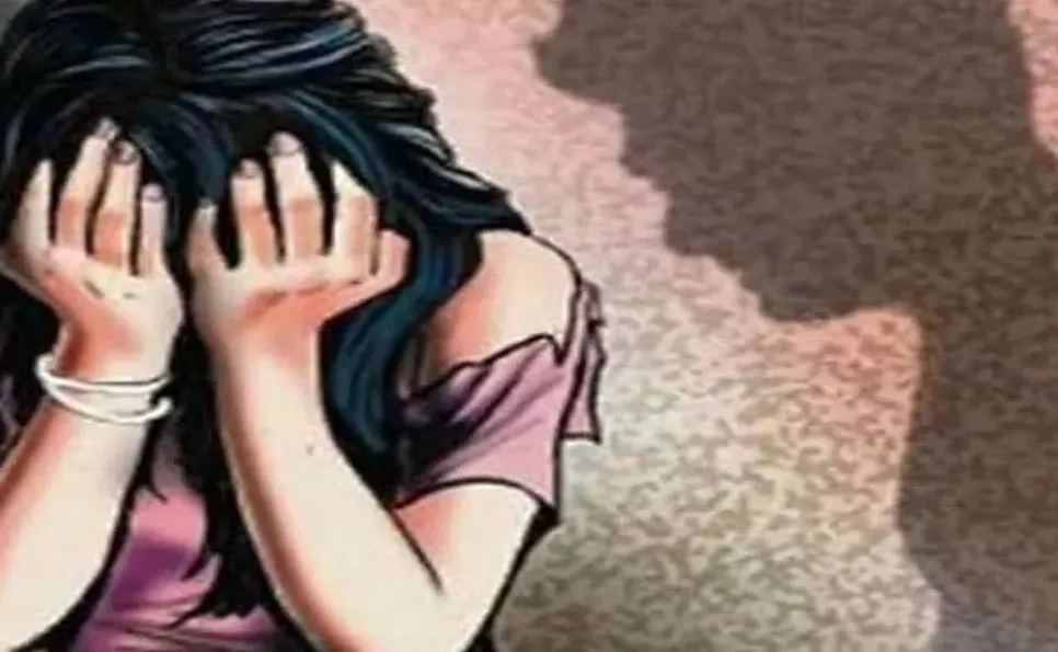 पीलीभीत: महिला सुरक्षा के दावे, दिनदहाड़े छात्रा से दुष्कर्म की कोशिश, विरोध पर कर दिया लहूलुहान