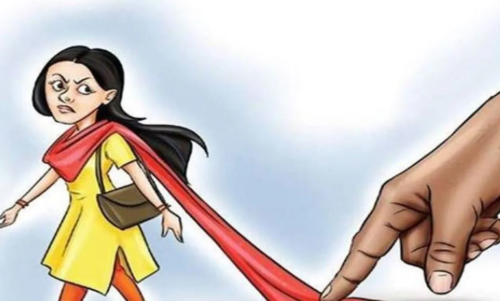 मुरादाबाद: खेत में युवती से छेड़छाड़, पेट्रोल छिड़ककर जलाने की कोशिश