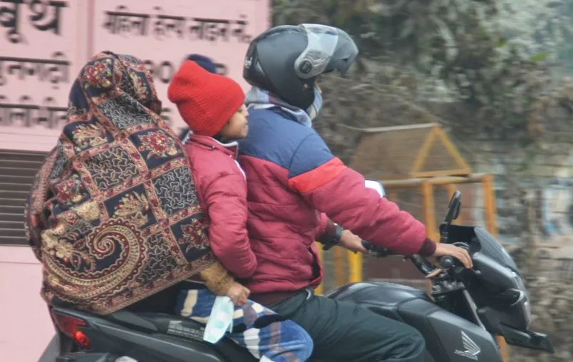 पीलीभीत: लगातार तीसरे दिन सर्दी ने छुड़ाई कंपकपी, तराई में और लुढ़का पारा 