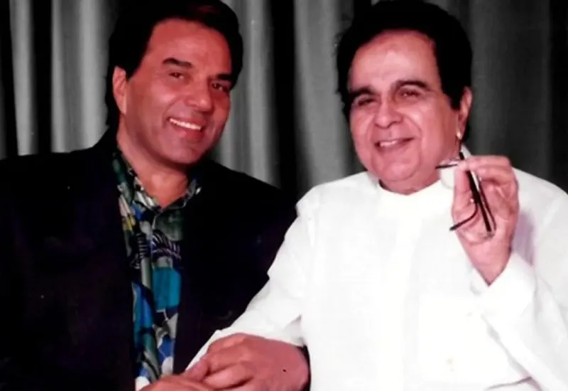 VIDEO : दिलीप कुमार को याद कर भावुक हुए धर्मेंद्र, कहा- बहुत याद आती है इनकी