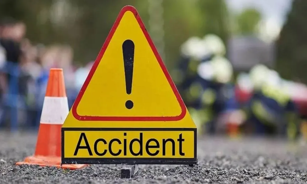 कन्नौज: ट्रक ने कई वाहनों में मारी टक्कर, दो युवकों की मौत