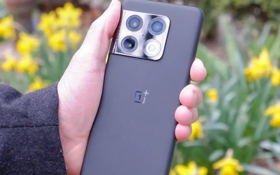 नए साल पर लॉन्च होगा OnePlus 10 Pro 5G, मिल रहा 20 हजार से ज्यादा का डिस्काउंट