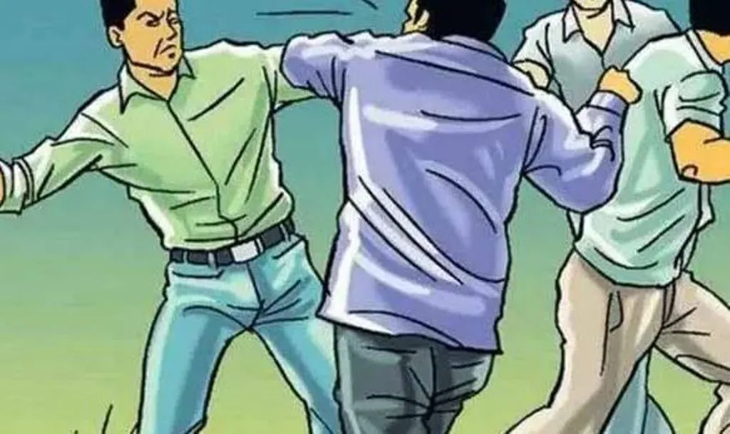 बरेली: सेटेलाइट पर विवाद के बाद पथराव, पुलिस से मारपीट