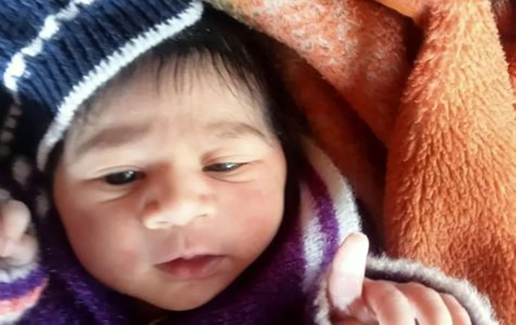 पीलीभीत: दंपति संग सो रही तीन दिन की बच्ची हो गई चोरी, आहट पर जागे तो उड़ गए होश..जानिए पूरा मामला