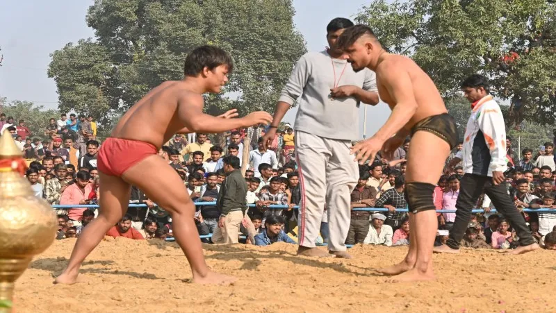 बाराबंकी पानीपत के सचिन को सहारनपुर के ओमकार पहलवान ने किया पराजित (1)