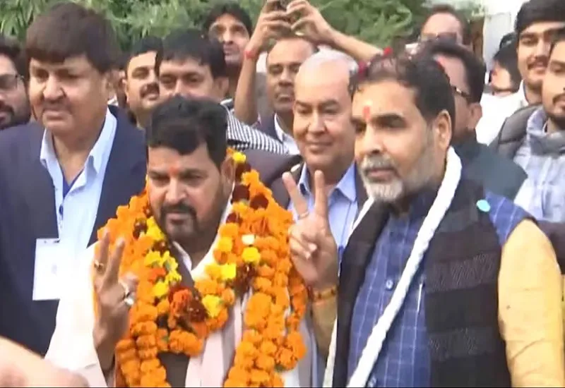 खेल मंत्रालय का बड़ा एक्शन, कुश्ती संघ सस्पेंड...WFI अध्यक्ष संजय सिंह की मान्यता रद्द