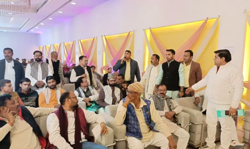 बरेली: जिला पंचायत की बोर्ड बैठक में सदस्यों का हंगामा, सड़क, टैक्स आदि मुद्दों पर अपर मुख्य अधिकारी को घेरा