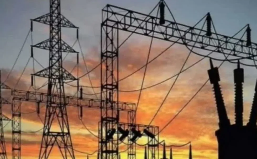 बिजली विभाग: कार्रवाई का डर... अफसरों ने 800 करोड़ के लंबित काम कराए शुरू 