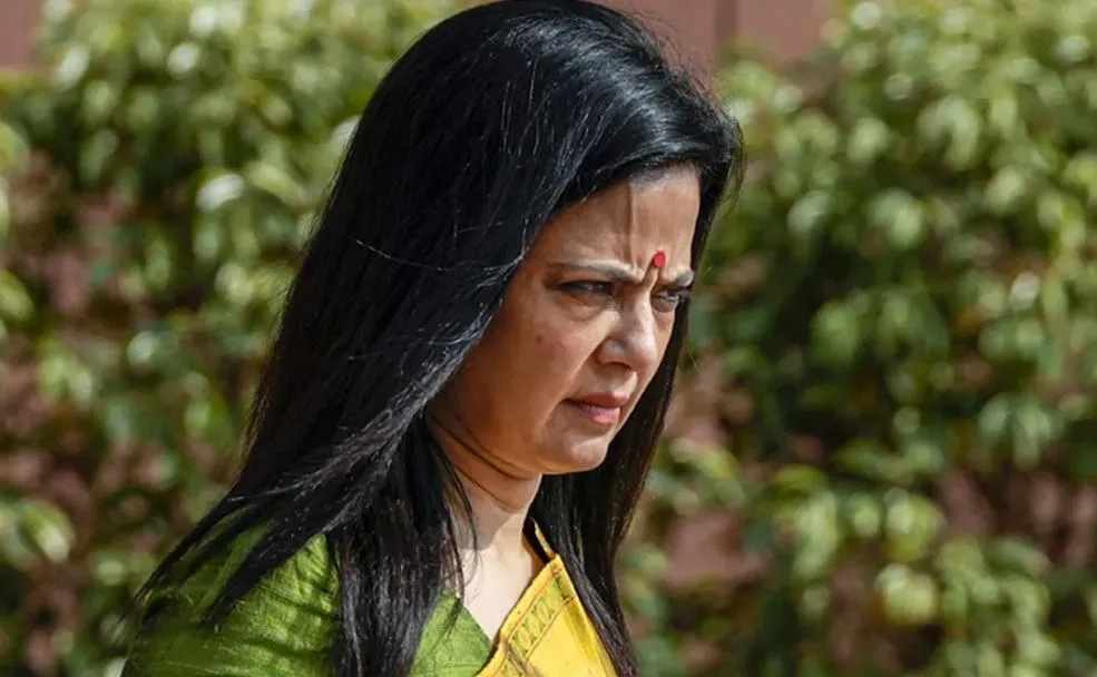 SC ने कहा- मोइत्रा की लोकसभा से निष्कासन संबंधी याचिका सूचीबद्ध करने पर सीजेआई लेंगे फैसला 