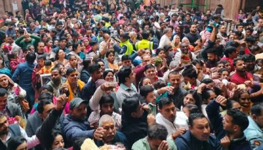 मथुरा: नववर्ष पर लाखों श्रद्धालुओं के आने की उम्मीद, वृन्दावन में बाहरी वाहन रहेंगे प्रतिबंधित 