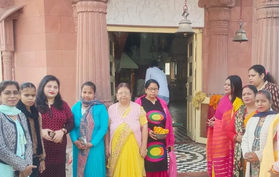 बरेली: टीवरीनाथ मंदिर में महिलाओं ने किया किया तुलसी पूजन