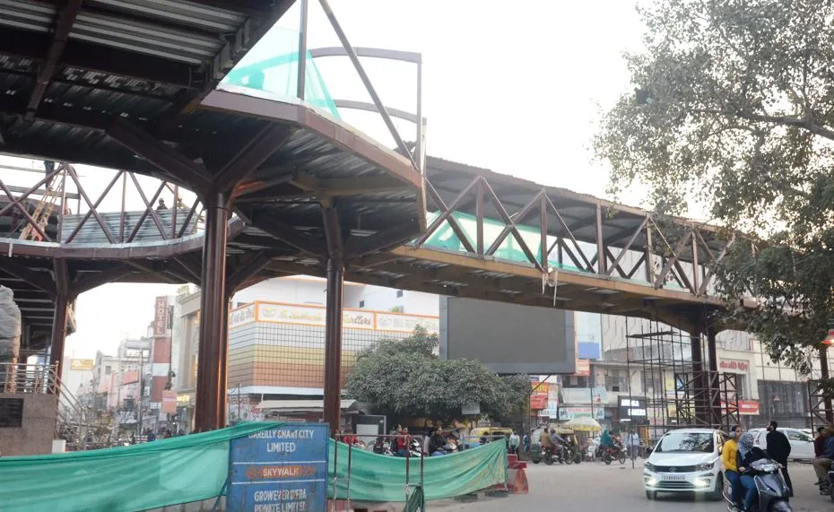 बरेली: ठेकेदार को अल्टीमेट, इस सप्ताह तक करेंगे स्काई वॉक का निर्माण पूरा