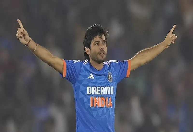 टी20 विश्व कप से पहले भारत के तीसरे स्पिन विकल्प बनकर उभरे रवि बिश्नोई 