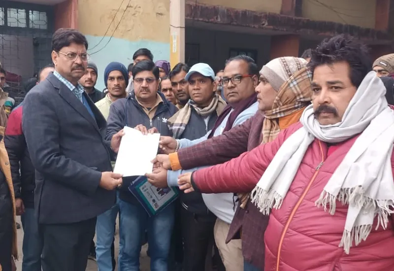 संभल : राशन डीलरों ने मांगा तीस हजार महीना मानदेय, एक जनवरी से हड़ताल का दिया अल्टीमेटम