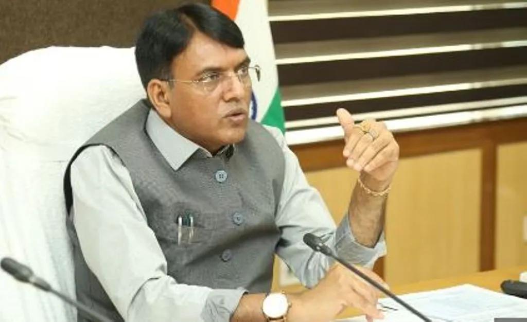 मांडविया ने स्वास्थ्य प्रतिष्ठानों की तैयारियों का लिया जायजा, कहा- सतर्क रहने की जरूरत है, घबराने की नहीं
