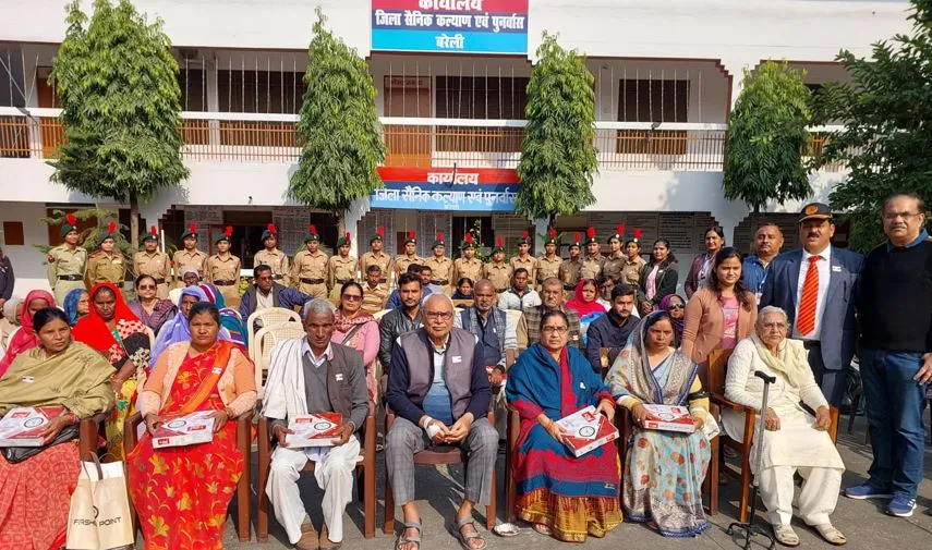 बरेली: सशस्त्र सेना झंडा दिवस पर 22 वीर सैनिक आश्रितों को किया सम्मानित