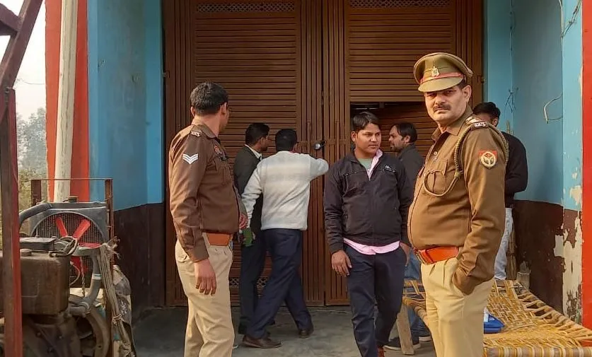 कासगंज: गंजडुंडवारा में अवैध रूप से संचालित क्लीनिक किया गया सील, मचा हड़कंप 