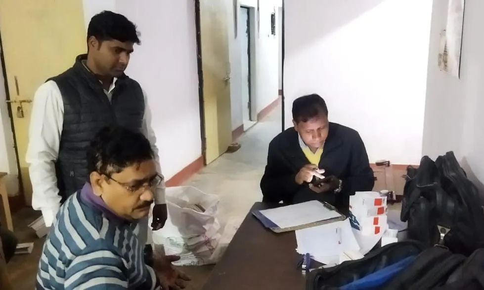 मेडिकल स्टोर पर छापेमारी में 1 लाख 10 हजार की दवाएं बरामद