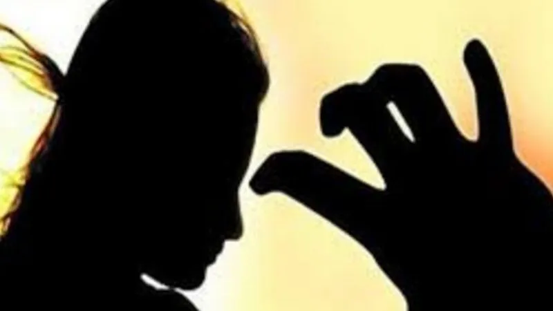 Kanpur Crime: बजरंग दल के नेता की व्हाट्एसप चैट वायरल, दुर्गा वाहिनी कार्यकर्ता ने लगाया शारीरिक शोषण का आरोप