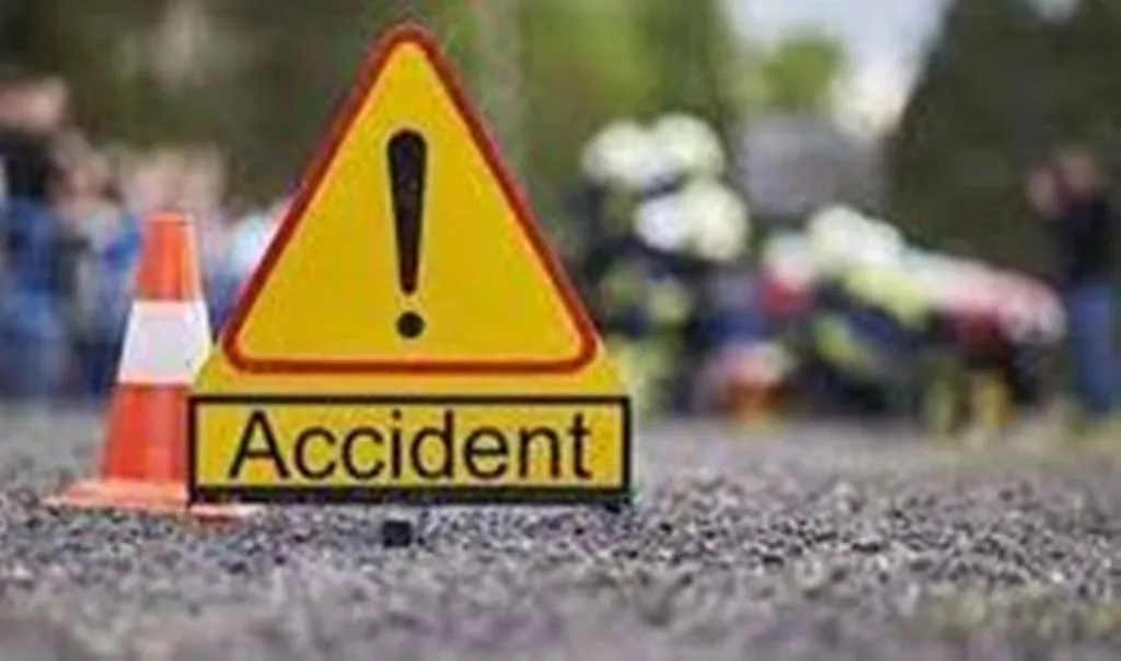 ओडिशा: खड़े ट्रक से टकराया वाहन, आठ लोगों की मौत, कई घायल 