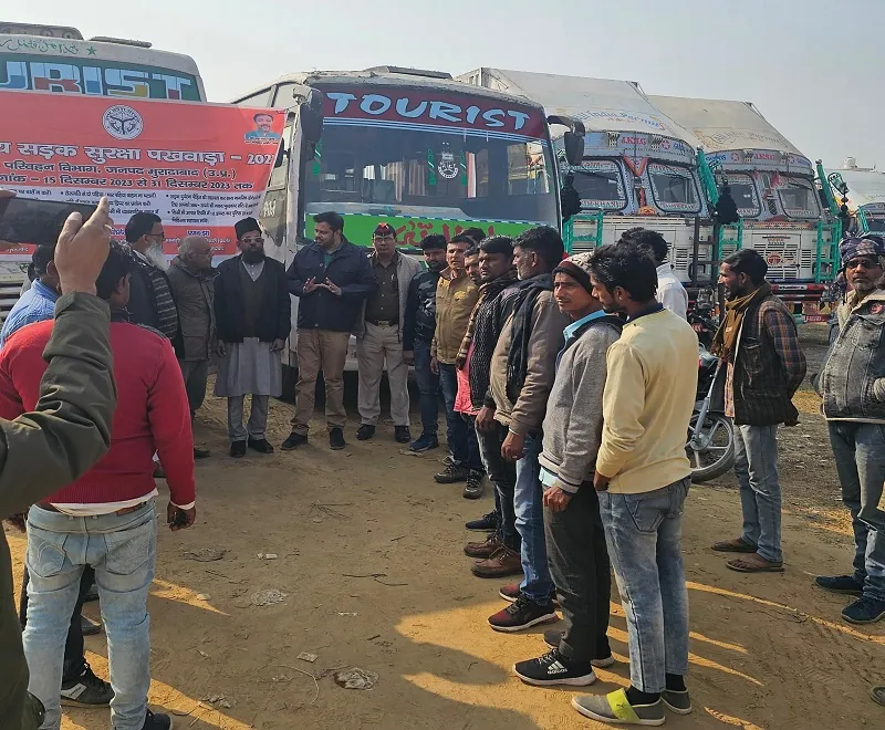 मुरादाबाद : सड़क सुरक्षा अभियान में ओवरलोड वाहनों की जांच शुरू, वाहन स्वामियों के खिलाफ की चालान की कार्रवाई 