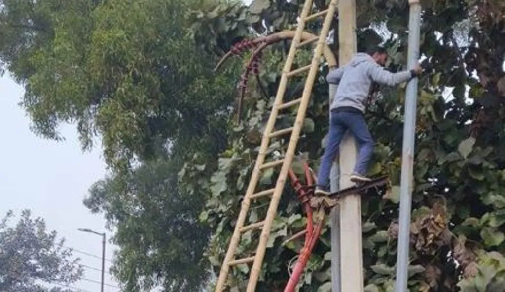 पीलीभीत: दावों पर खरी नहीं उतर पा रही बिजली सप्लाई, कटौती ने किया बेहाल, पानी को लेकर भी शहरवासी परेशान..