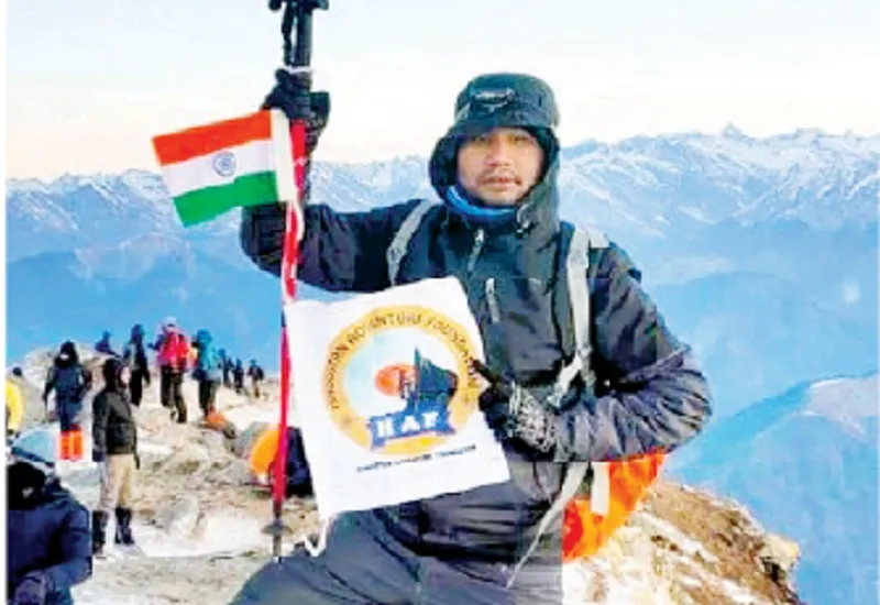 मुरादाबाद : साइकिल से खार दुंगला लेह फतह करने में जुटा युवा पर्वतारोही