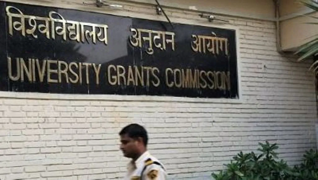 UGC ने विदेशी विश्वविद्यालयों के सहयोग से ऑनलाइन डिग्री पेश कर रहीं कंपनियों को दी चेतावनी 
