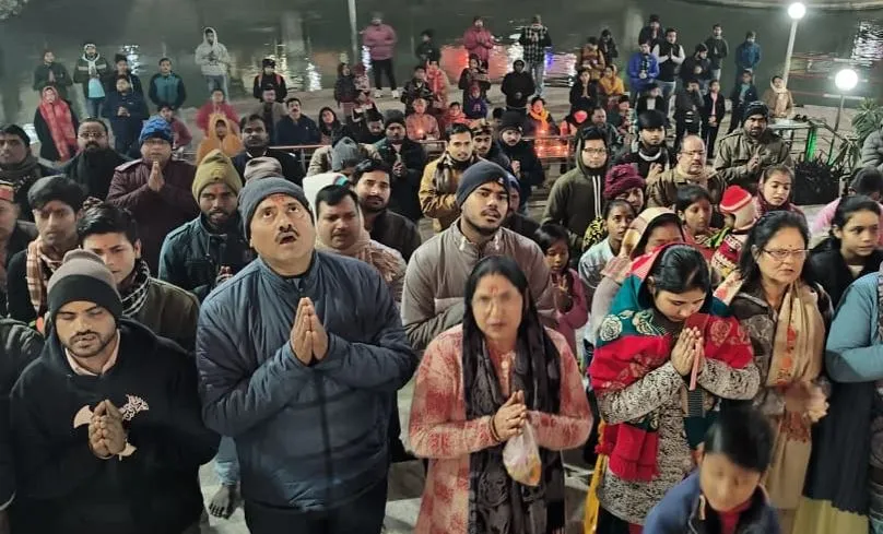 शाहजहांपुर: सनातनी परंपरा से जुड़ रहे युवा, महिलाएं और बुजुर्ग