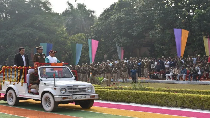 होमगार्ड स्थापना दिवस रैतिक परेड में जवानों ने मंत्री धर्मवीर प्रजापति को दी सलामी (1)