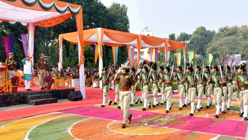 होमगार्ड स्थापना दिवस: रैतिक परेड में जवानों ने कारागार मंत्री धर्मवीर प्रजापति को दी सलामी