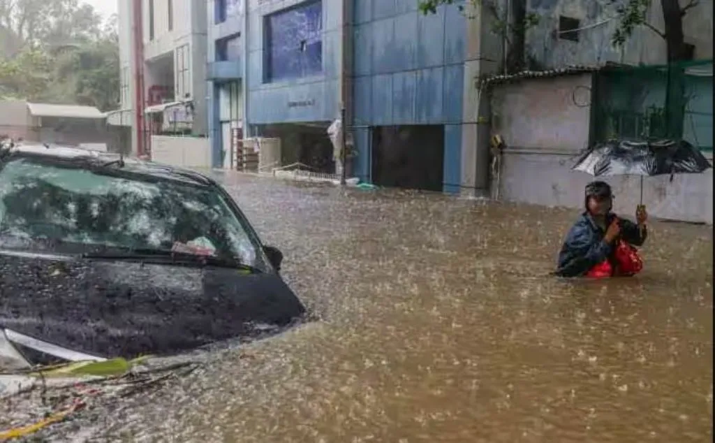 मिगजॉम के कारण आंध्र प्रदेश में भारी बारिश, सरकार ने आठ राज्यों में अलर्ट किया जारी 