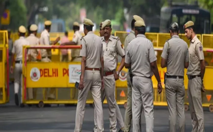 दिल्ली पुलिस को इजराइल के दूतावास के पास विस्फोट की सूचना मिली, तलाशी जारी