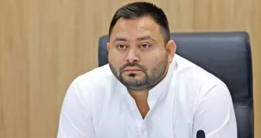 लैंड फॉर जॉब मामला: तेजस्वी के सामने रखी 60 सवालों की लिस्ट... ईडी को दे रहे जवाब, कल लालू से हुई थी पूछताछ