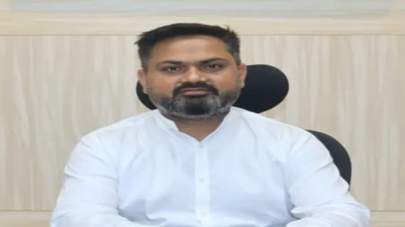 पंपों पर डीजल-पेट्रोल की कोई कमी नहीं, अफवाह फैलाने वालों के खिलाफ होगी कड़ी कार्रवाई, बोले डीएम 