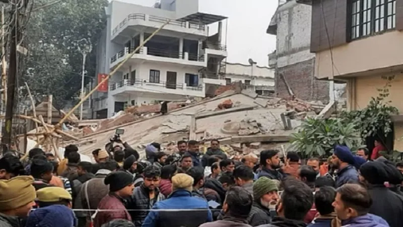 लखनऊ: नाका मे निर्माणाधीन बिल्डिंग गिरने के मामले में दो लोगों पर LDA ने दर्ज कराई एफआईआर