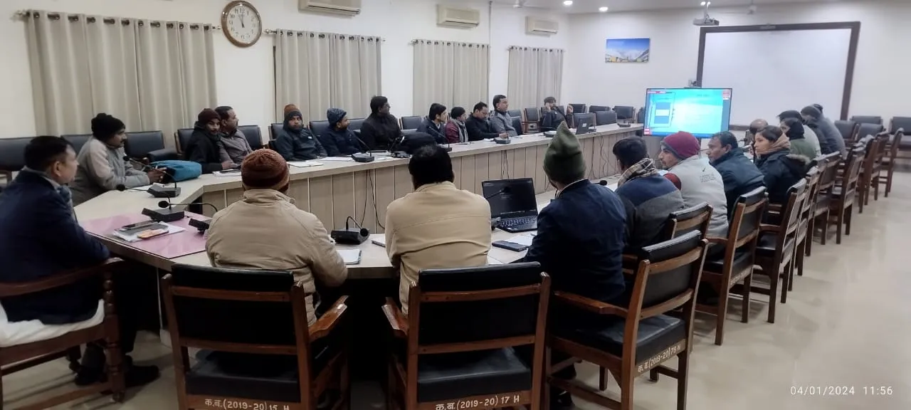 बरेली: ई-खसरा पड़ताल एप लांच, ऑनलाइन दिया प्रशिक्षण