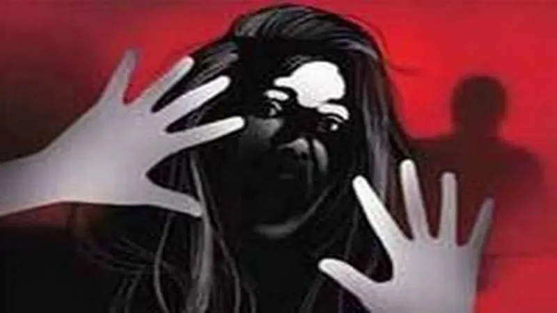 हरदोई: शौच को गई किशोरी के हाथ-पैर बांधकर किया दुष्कर्म, अर्धनग्न हालत में छोड़ आरोपी हुआ फरार