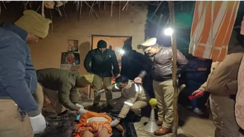 मंदिर में मर्डर : बुजुर्ग साधु ने पुजारी का किया मर्डर, फावड़े से चेहरे और गर्दन पर किये कई वार - खुद पहुंचा थाने 