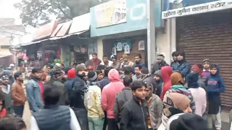 हरदोई : मोबाइल शॉप में हुई सेंधमारी कर दस लाख से ज्यादा की चोरी, चाय के खोखे को भी नहीं छोड़ा  