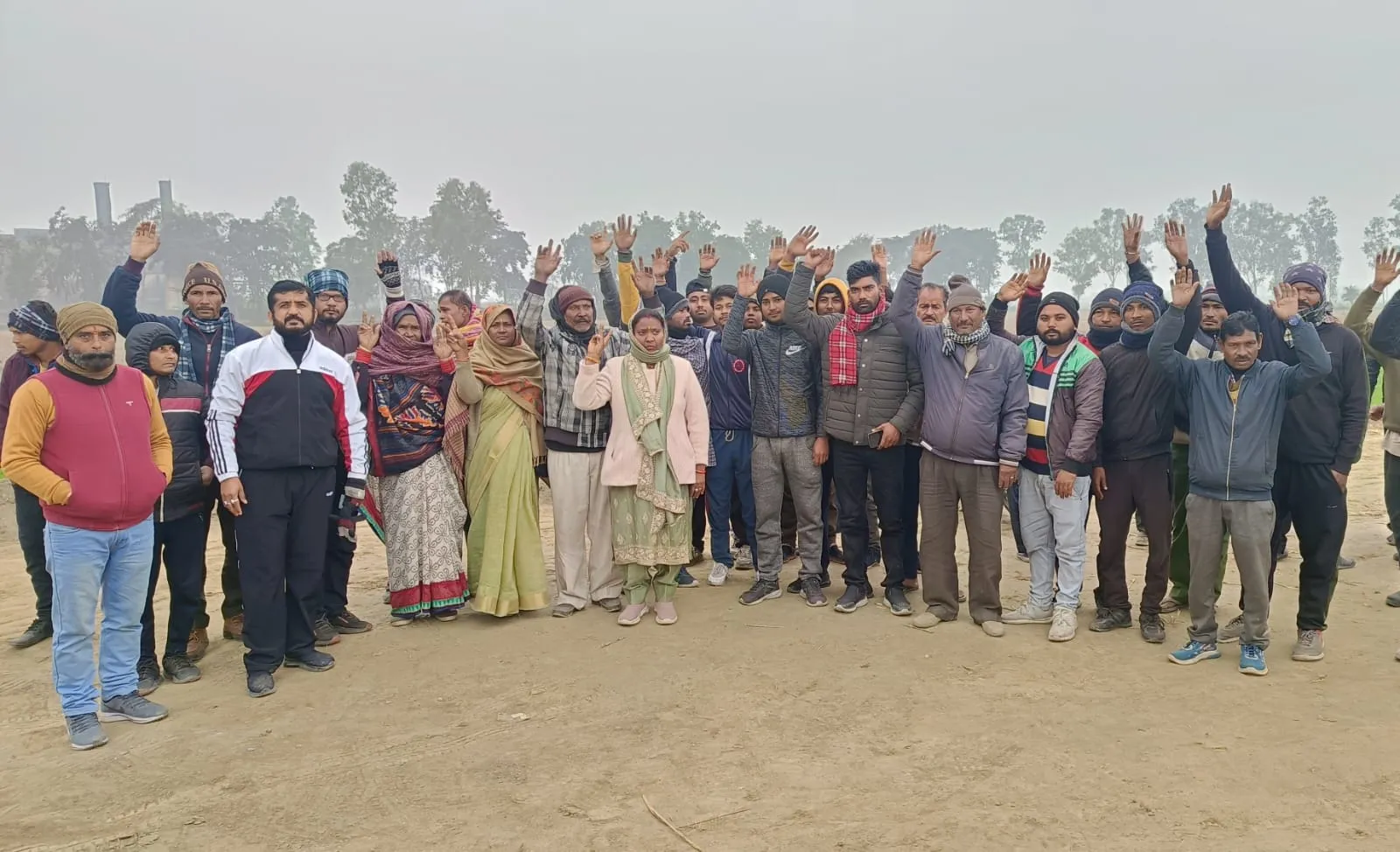 गदरपुर: दबंगों ने सरकारी भूमि पर किया कब्जा, अपनी भूमि बताकर बुक्सा समाज के लोगों ने प्रदर्शन