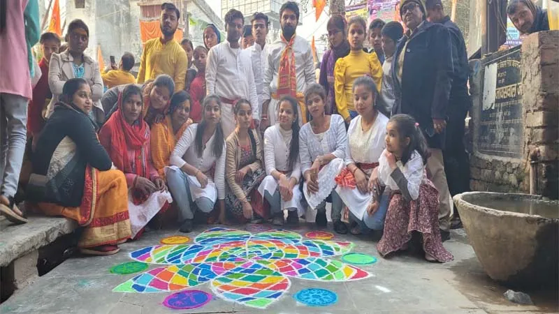 बहराइच: कहीं देखी है बेटियों की ऐसी रामभक्ति!, बना दी ऐसी रंगोली जो गुजरा बस देखता ही रह गया!