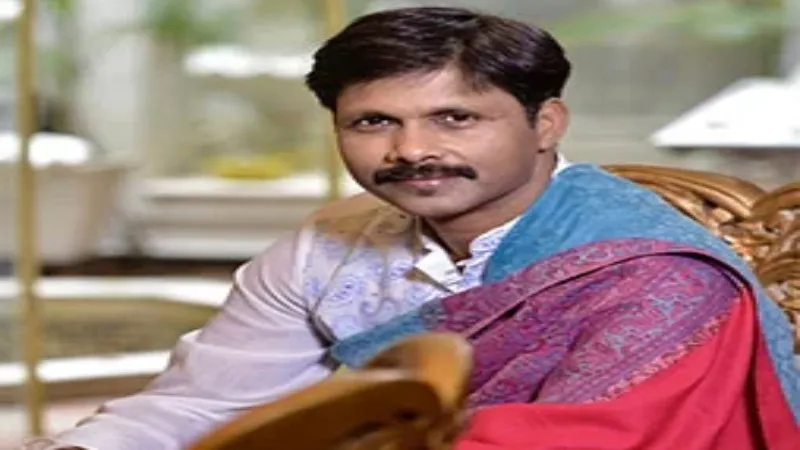 Video : सुरों के जादू से मन मोह रहे योगी को रूलाने वाले IAS हरिओम, रिलीज हुआ ये लेटेस्ट Song
